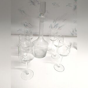 Wine Decanter and 6 wine glasses